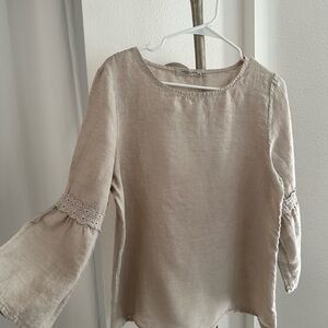 Francesca Bettini Size M
100 percent Linen beige
Made in Italy, Lace detail